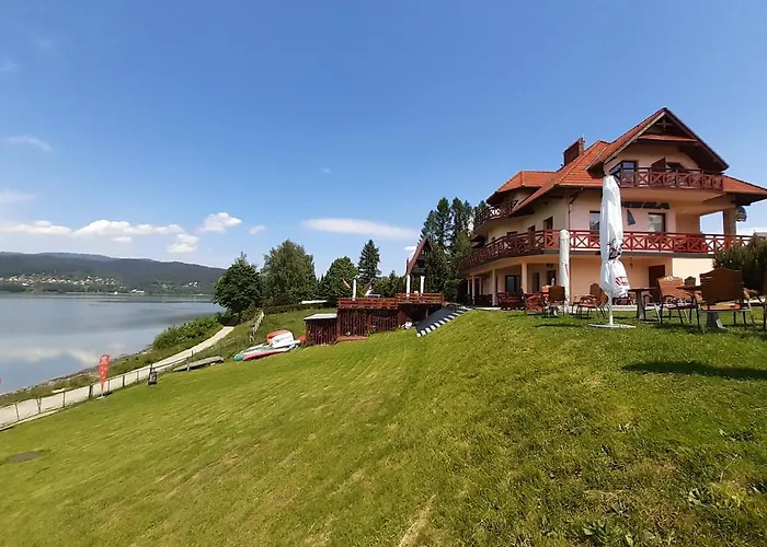 O.W. MEGA nad jeziorem